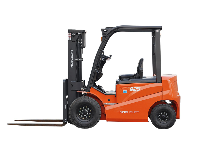 Noblelift FE4P35Q – 3.5T 4 Wheel Electric Forklift Triplex Mast 4.8m - Image 3