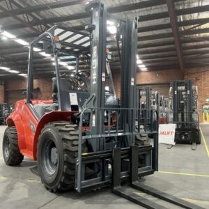 HELI CPCD25-W3Y4G3 – 2.5T RT Forklift 3 Stage 4.5m Mast