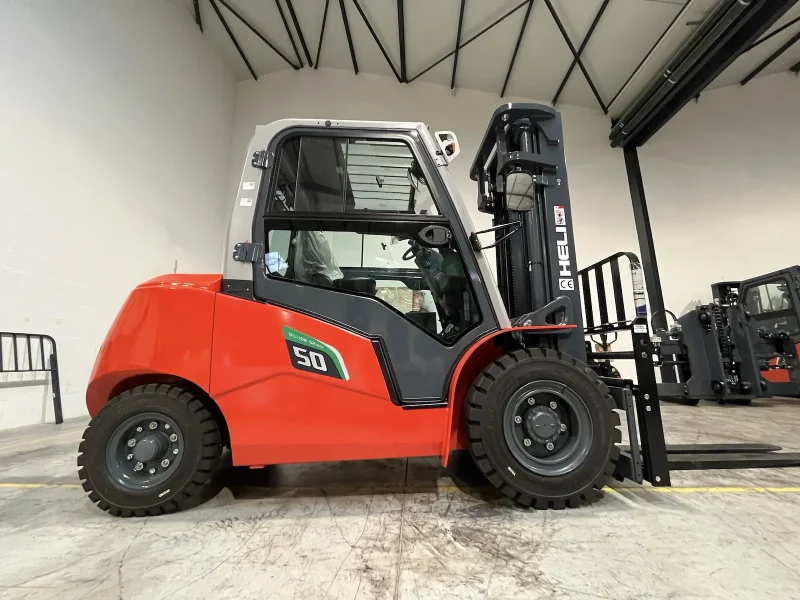 HELI CPD50-G2A11LI – 5T 4 Wheel Electric Forklift 3 Stage 4.5m Mast