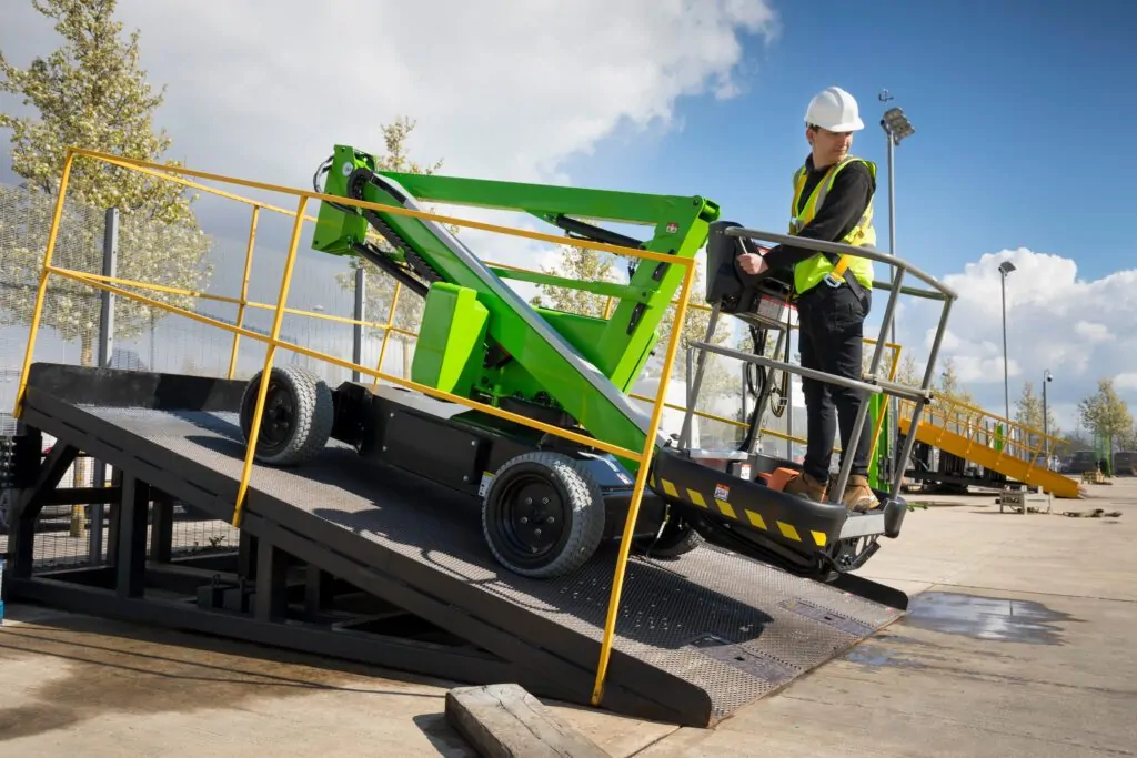 Niftylift HR12NE - 12.1m Max Working Height Boom lift - Image 4